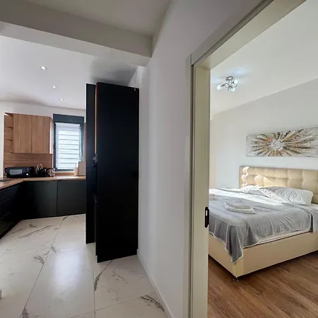 Appartamento Royal Pool Elia Residnece *