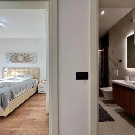 Appartamento Royal Pool Elia Residnece *