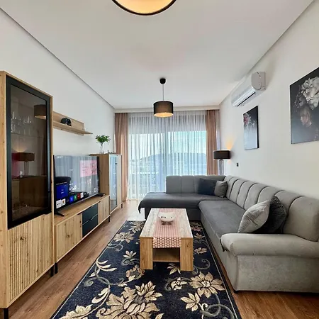 Apartment Royal Pool Elia Residnece